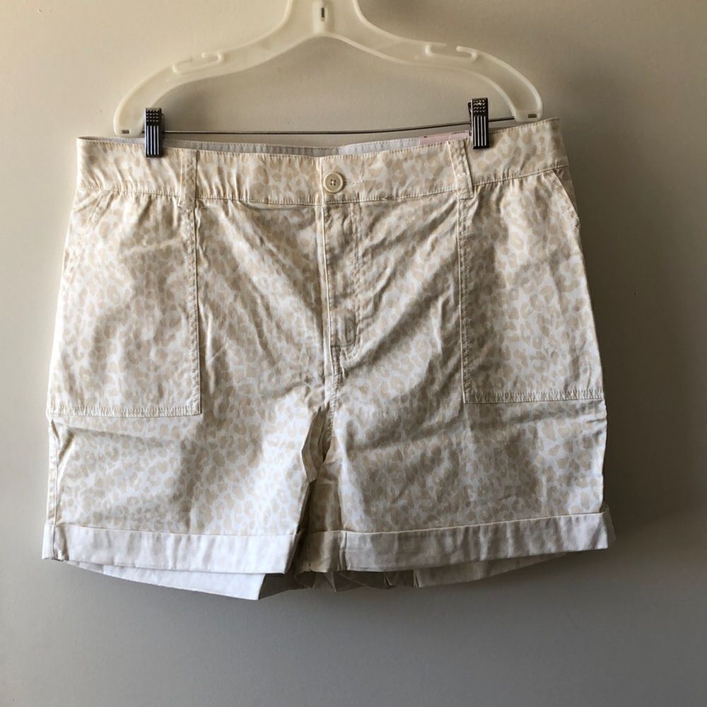 Lane Bryant The Softest Short Collection Mid Rise Size 18 NWT Tan Leopard Print